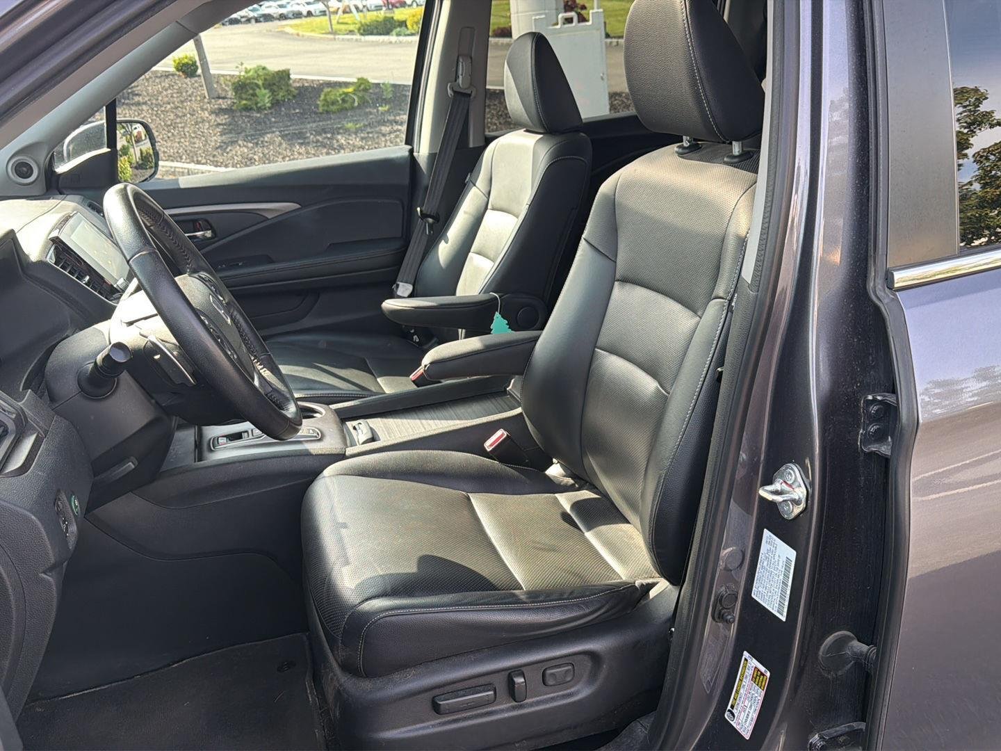 Used 2023 Modern Steel Metallic Honda RTL image 19