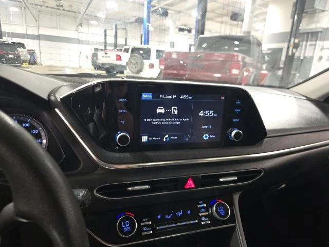 Used 2021 Gray Hyundai SEL image 14
