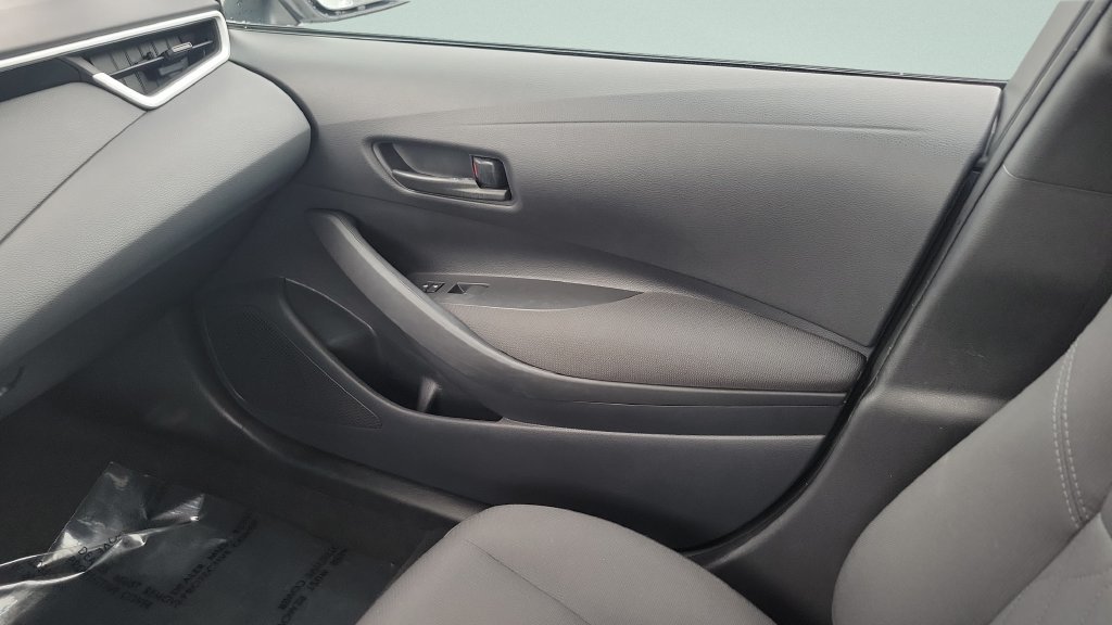 Used 2025 White Toyota LE image 13
