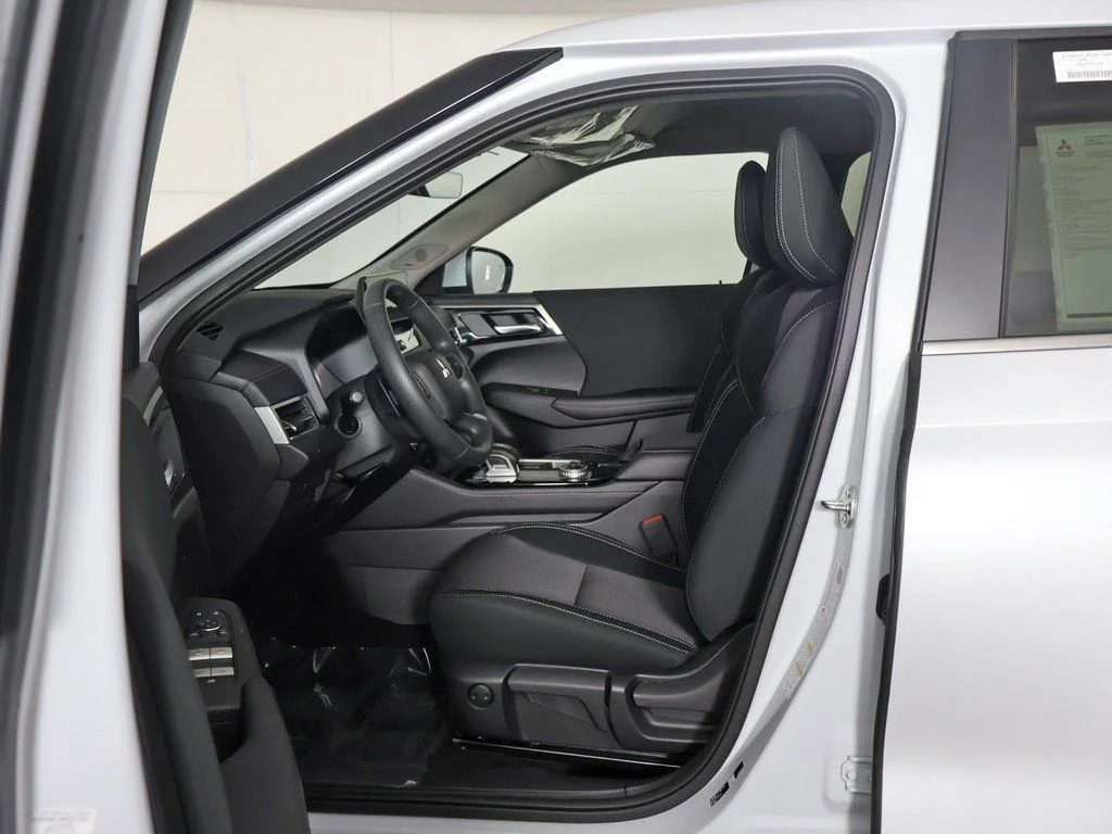 2026 Mitsubishi Outlander ES - Photo 27