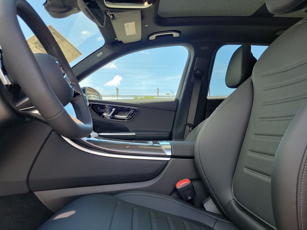 New 2027 Polar White Mercedes-Benz GLC 300 image 19