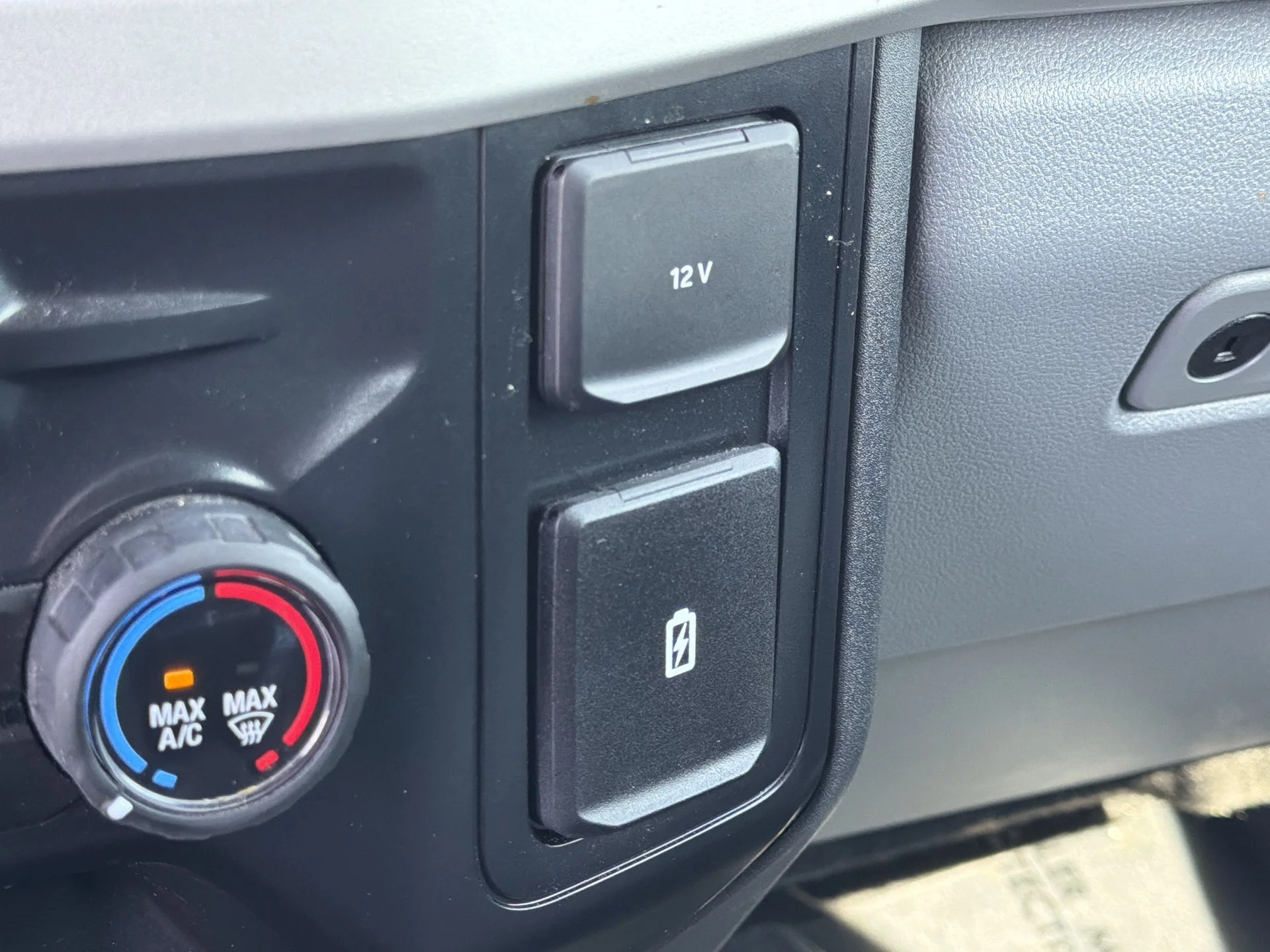 Used 2025 Avalanche Ford XL image 11