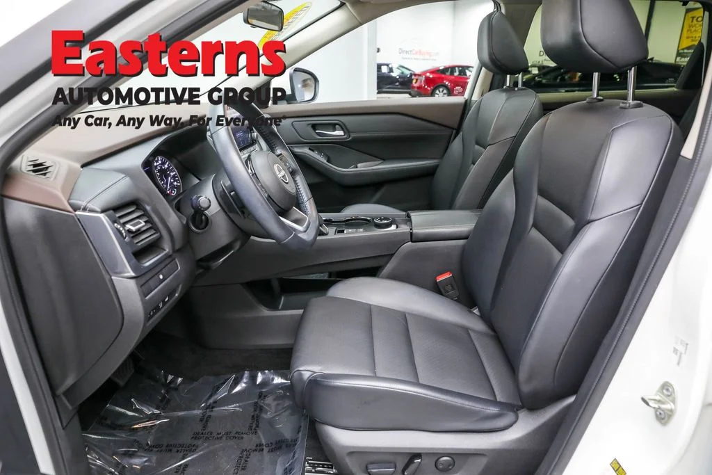 Used 2023 White Nissan SV image 14