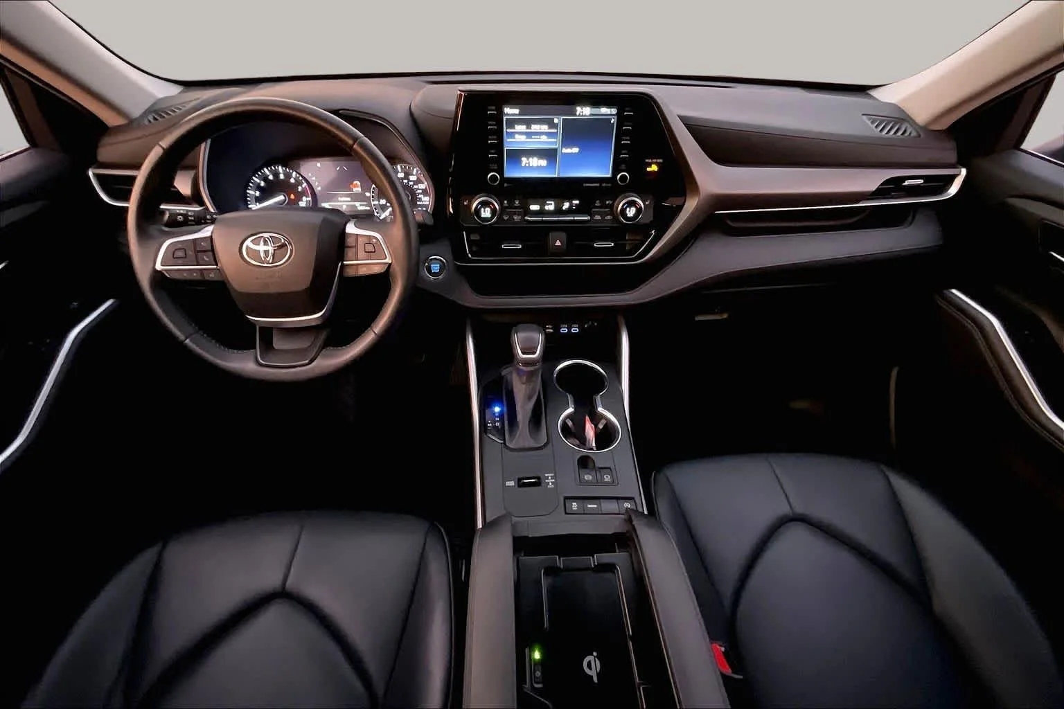 Used 2022 Ruby Flare Pearl Toyota XLE image 16