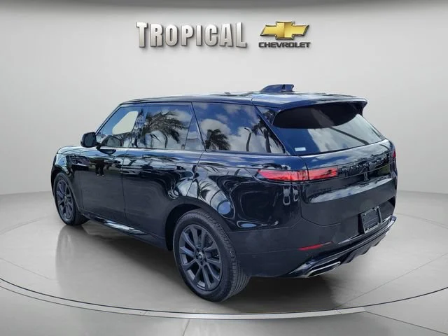 Used 2024 Black Land Rover Dynamic SE image 2