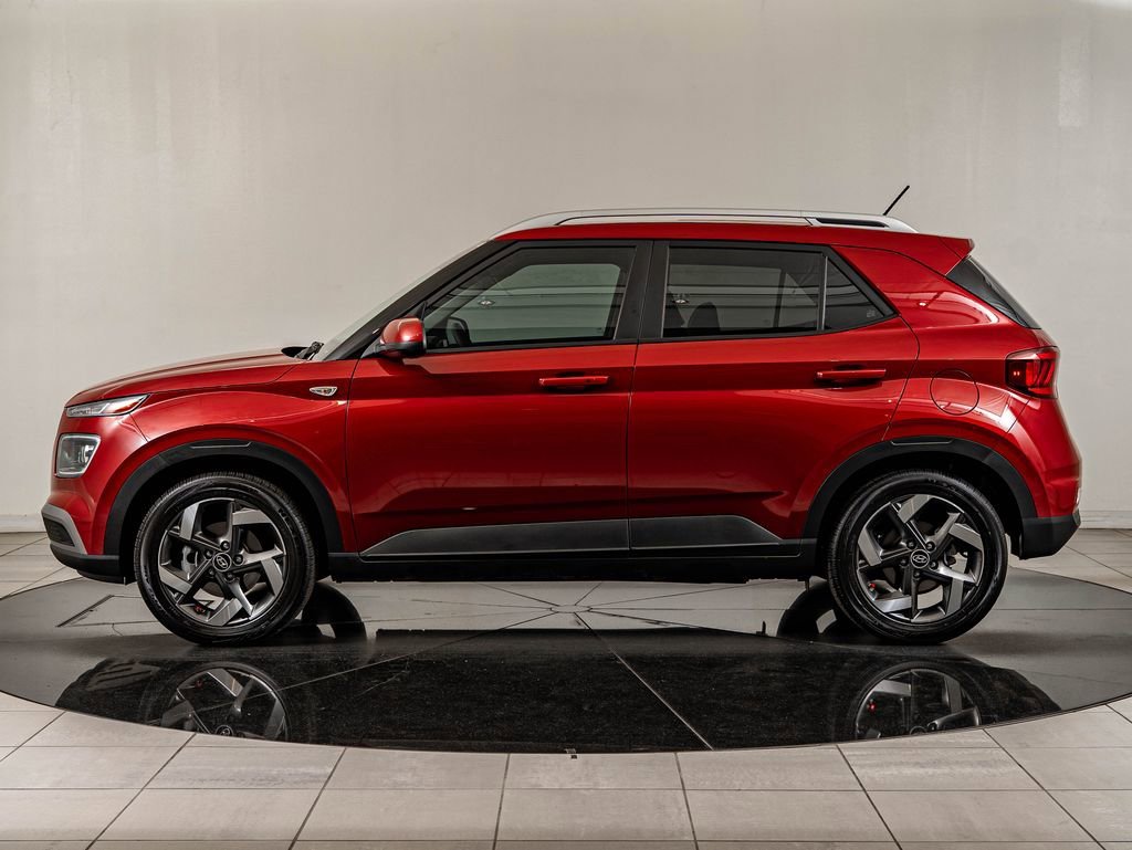 Used 2025 Ultimate Red Hyundai Limited image 8