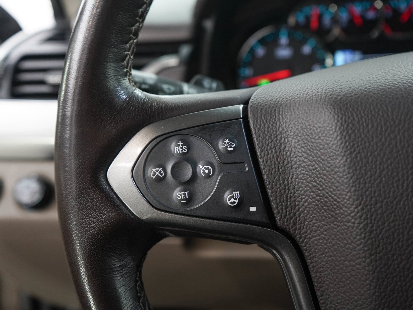 Used 2020 SUMMIT WHITE Chevrolet LT image 30