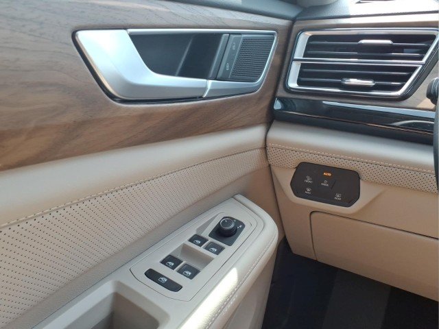 New 2026 Avocado Green Pearl Volkswagen SE w/Technology 4M image 22