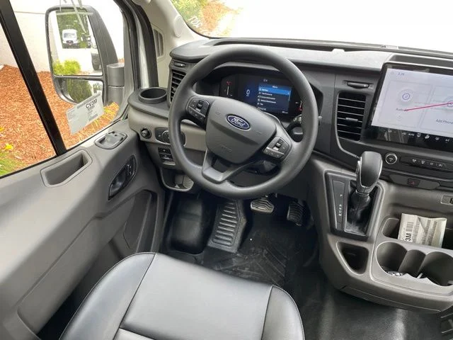 New 2026 OXFORD WHITE Ford Base image 10