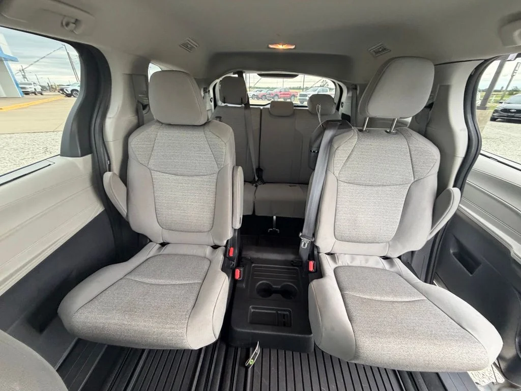 Used 2022 Silver Toyota LE image 21