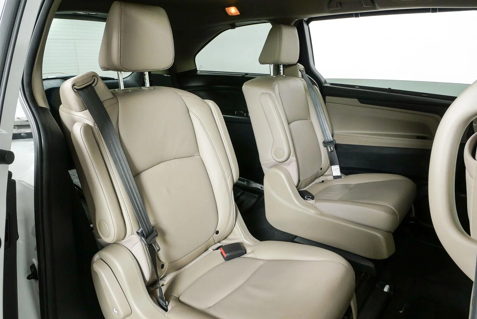 Used 2024 Platinum White Pearl Honda Touring image 22