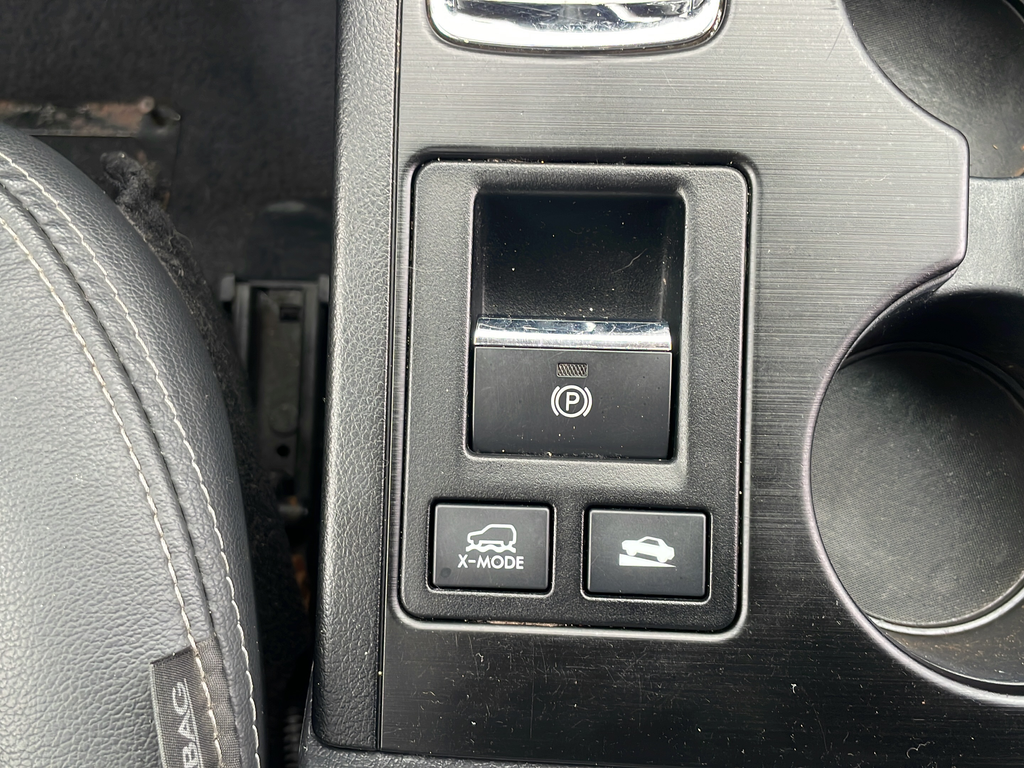 Used 2016 White Subaru 2.5i image 21