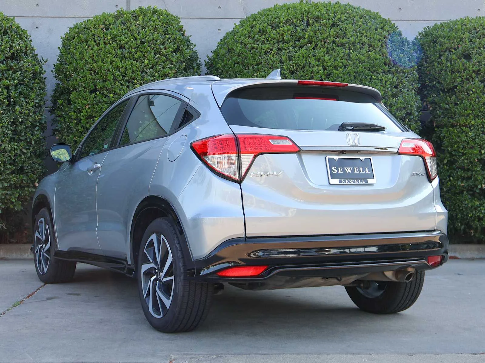 Used 2019 Lunar Silver Metallic Honda Sport image 7