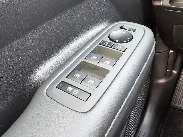 2025 Hyundai Santa Fe SEL - Photo 13