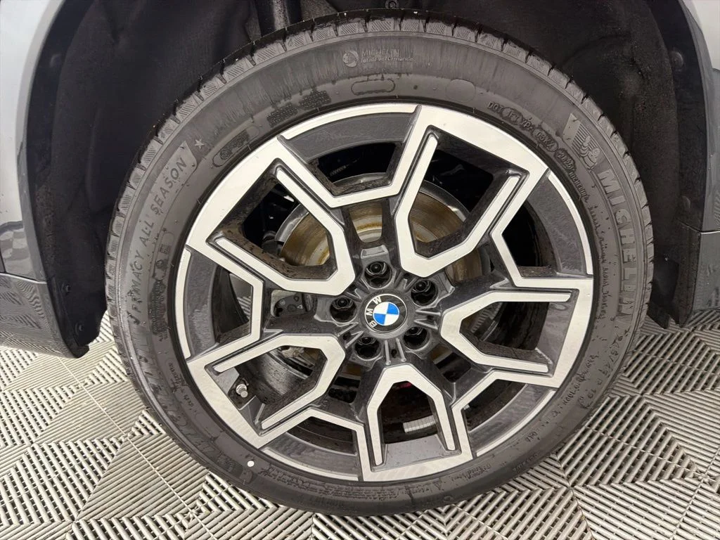 Used 2026 Black Sapphire Metallic BMW xDrive28i image 12