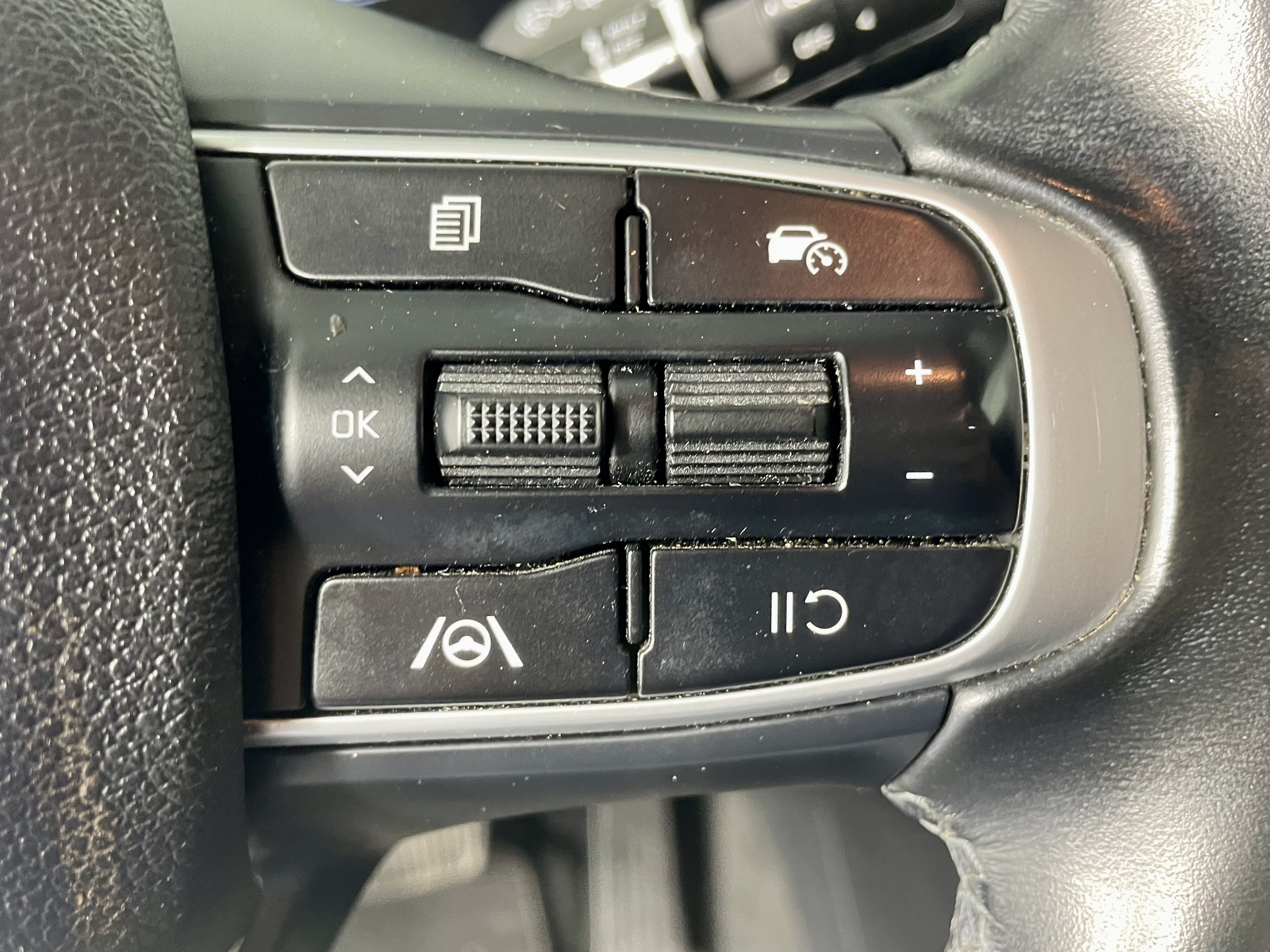 Used 2023 Ebony Black Kia EX image 16