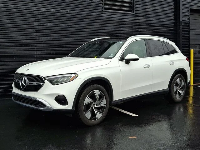 2024 Mercedes-Benz GLC GLC 300 4MATIC's photo