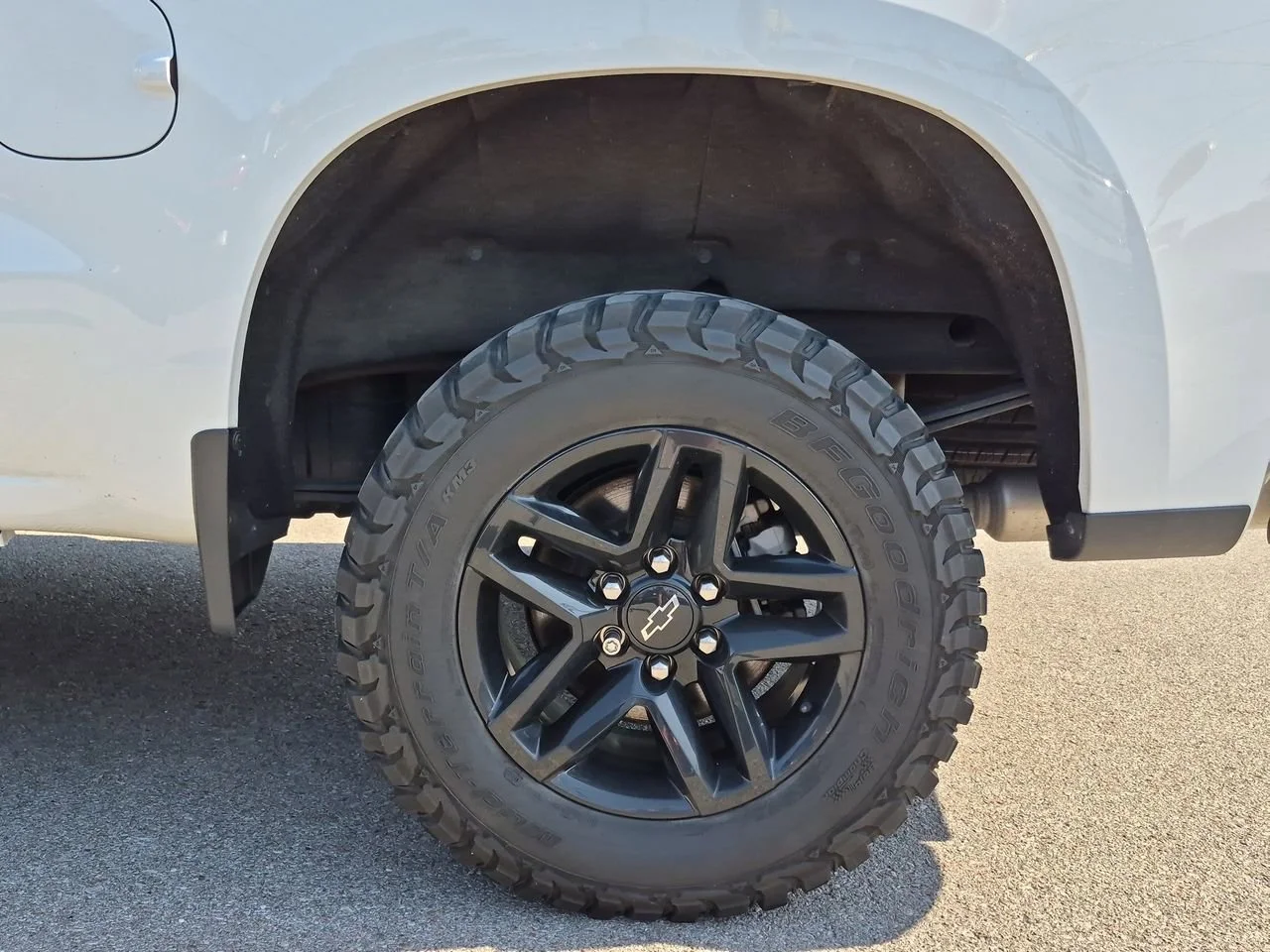 Used 2021 SUMMIT WHITE Chevrolet LT Trail Boss image 33