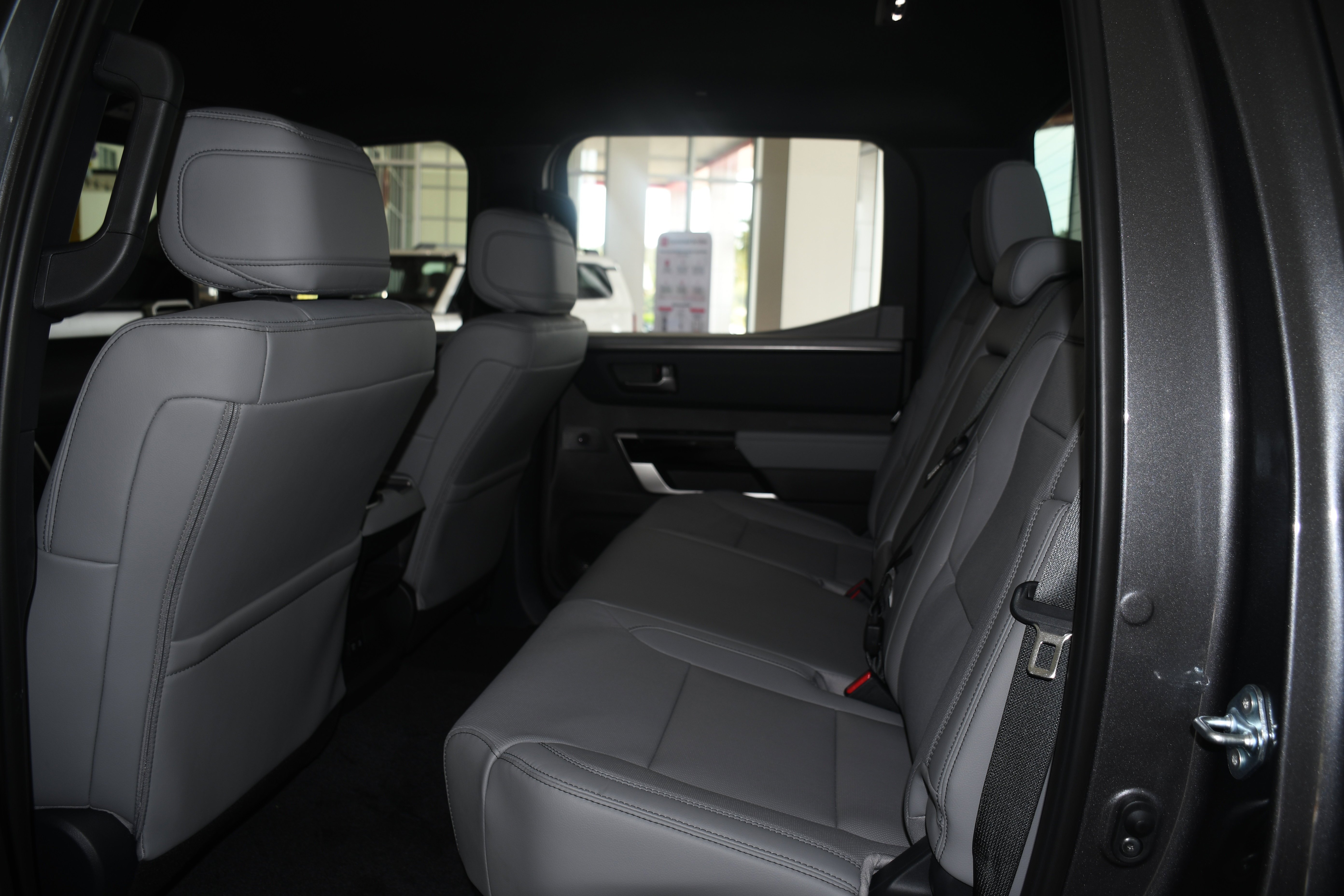 2026 Toyota Tundra Limited - Photo 8