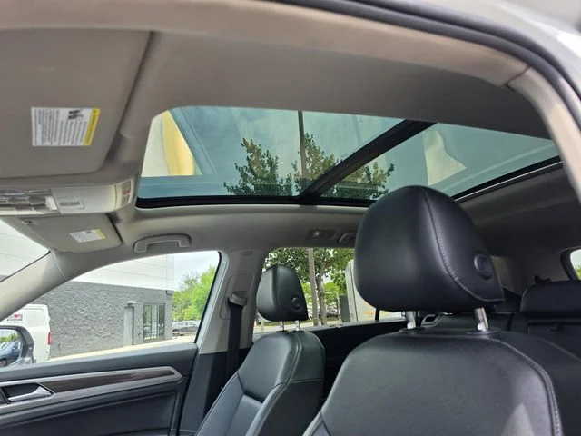 Used 2019 Pure White Volkswagen 3.6L V6 SE image 34