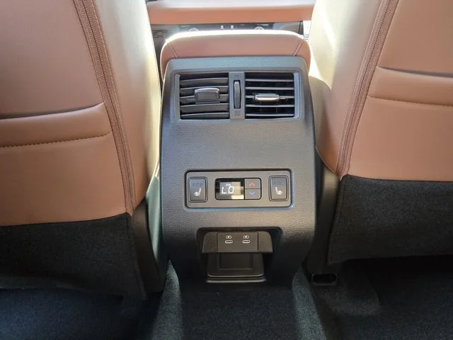 New 2026 Gray Mitsubishi SEL 1.5T 2WD image 12