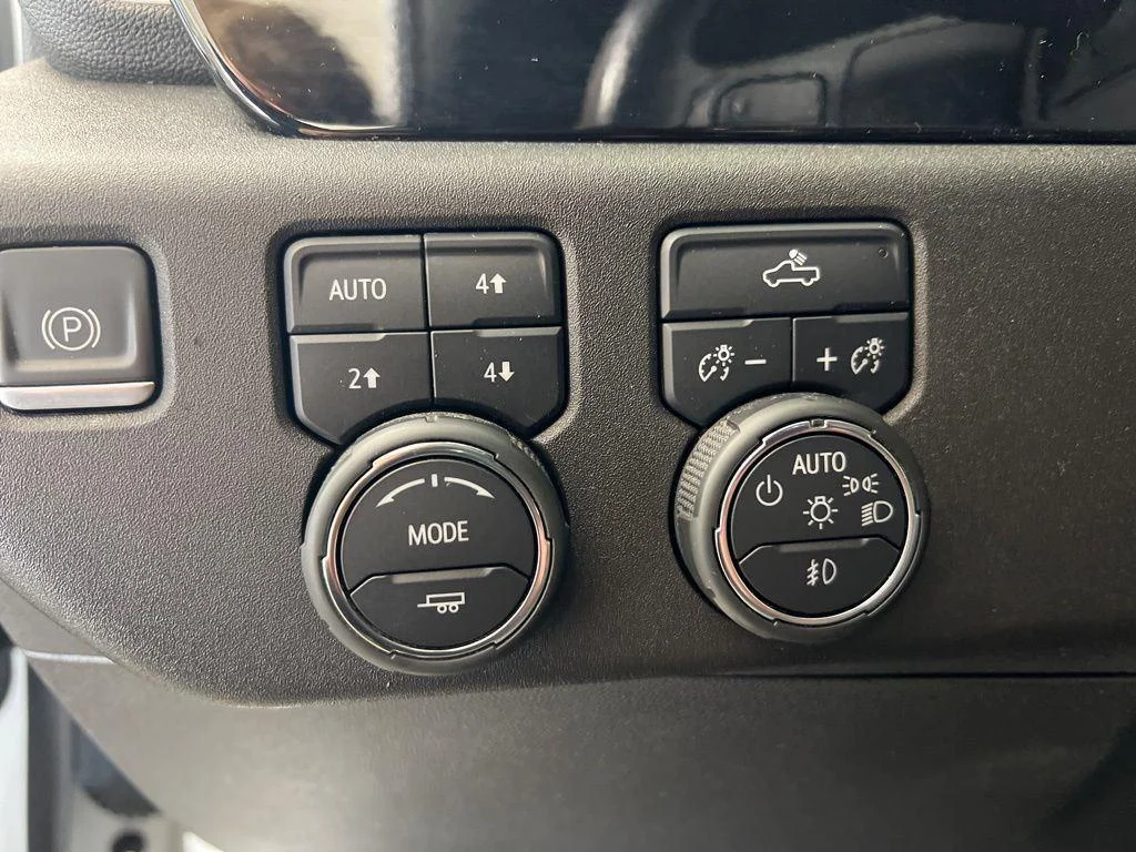 Used 2022 Summit White Chevrolet RST image 10