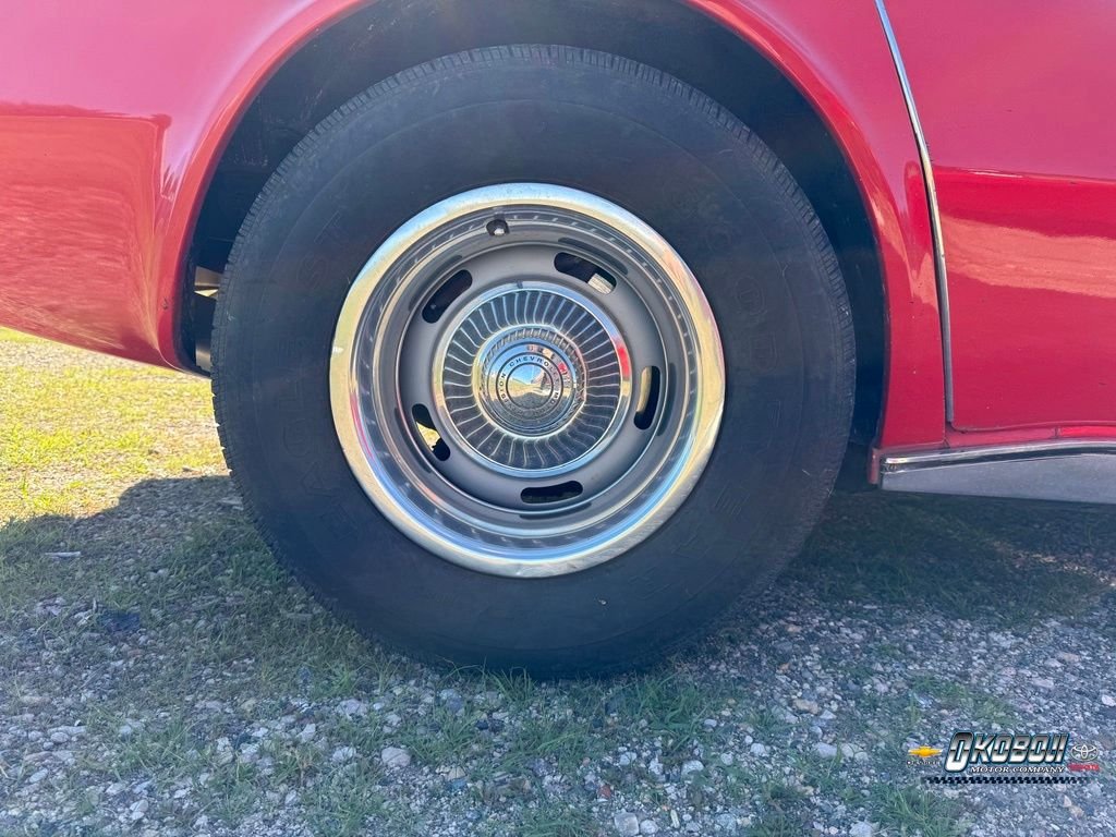 Used 1976 Red Chevrolet L48 image 20