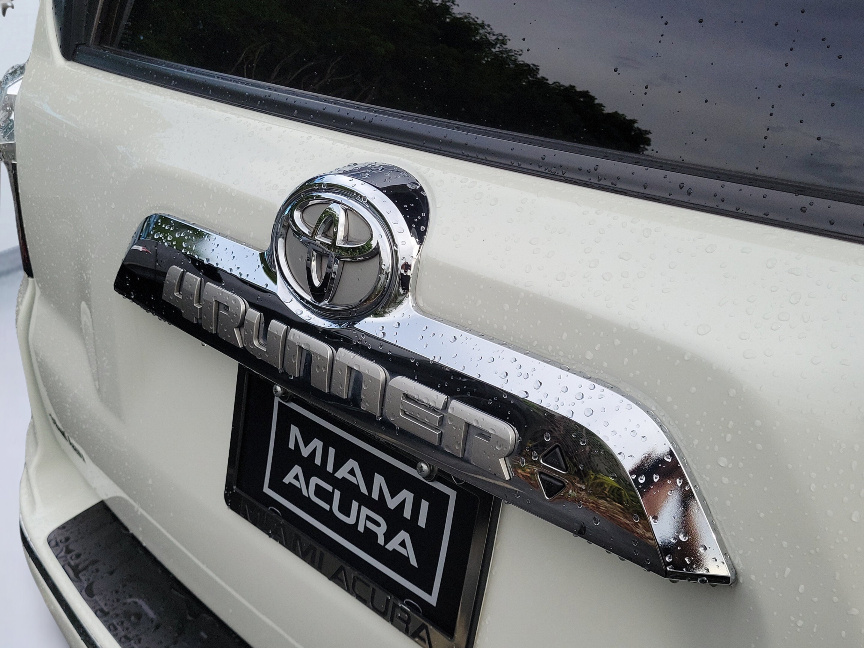 Used 2022 White Toyota Limited image 5
