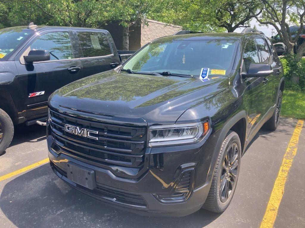 Used 2022 Ebony Twilight Metallic GMC SLE image 3
