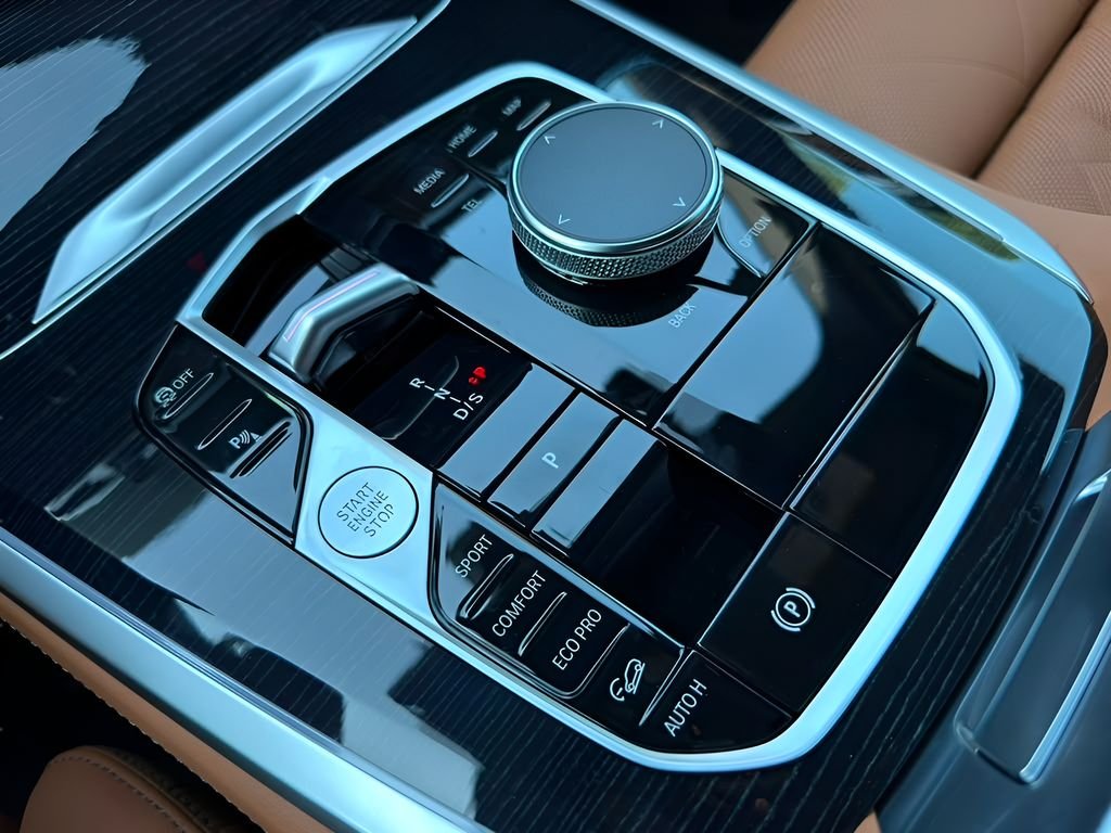 New 2026 Skyscraper Grey Metallic BMW xDrive40i image 19