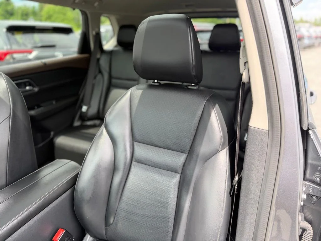Used 2021 Gray Nissan SV image 10