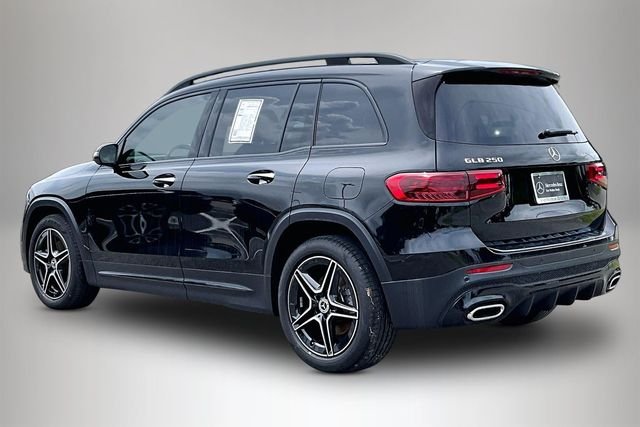 Used 2024 Black Mercedes-Benz GLB 250 image 4