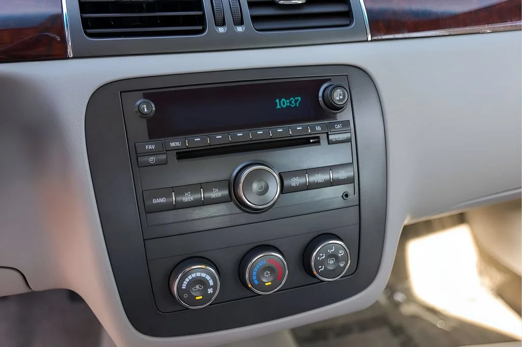 Used 2011 QUICKSILVER METALLIC Buick CX image 15