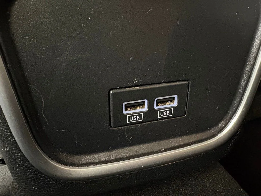 Used 2019 White Chrysler Touring image 38