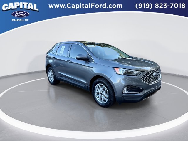 Used 2023 Gray Ford SEL image 2