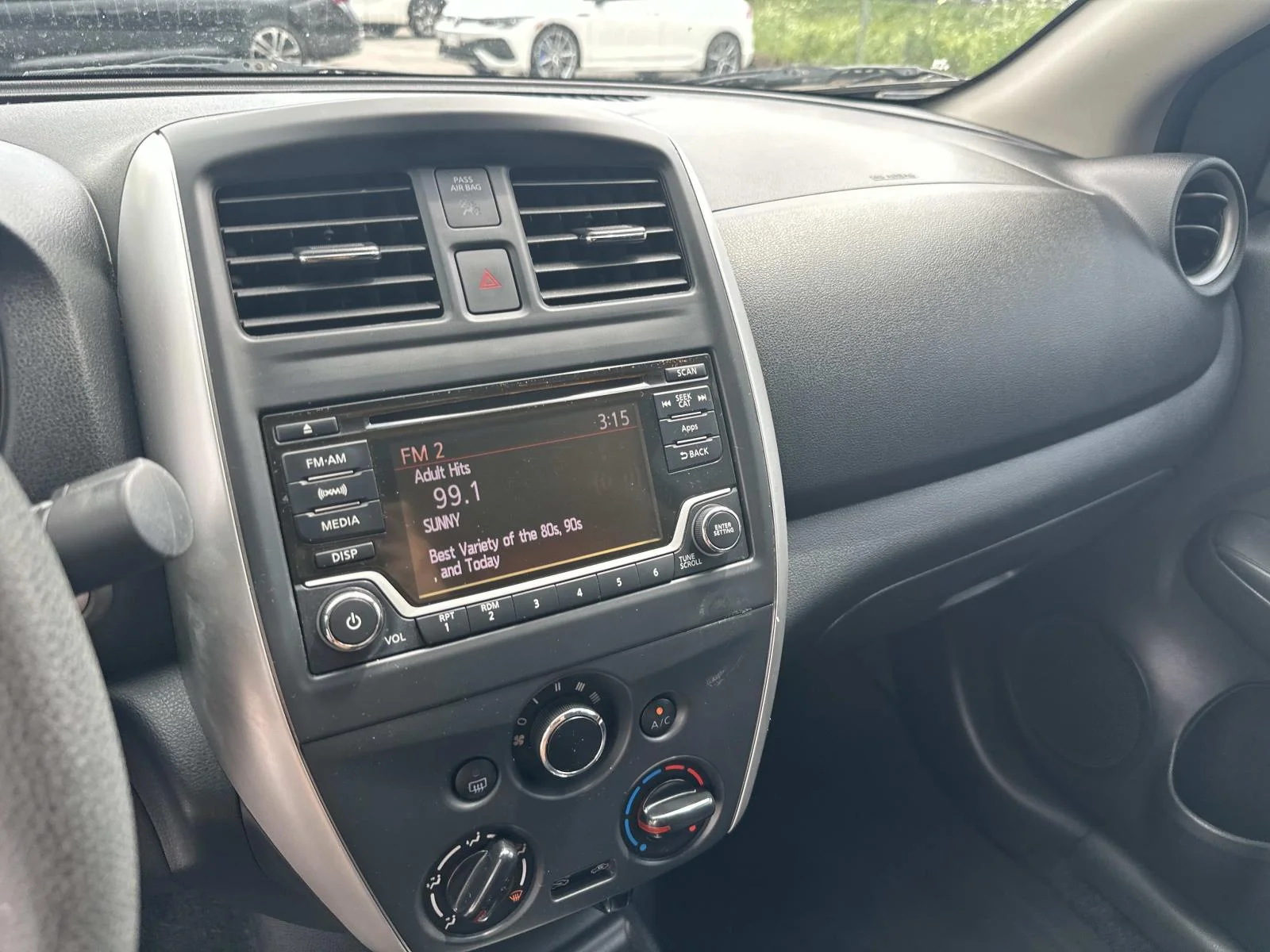 Used 2015 Graphite Blue Nissan SL image 16