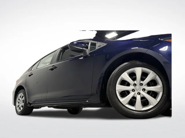 Used 2024  Toyota LE image 2