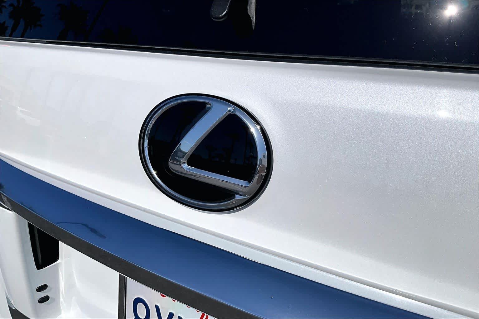 Used 2021 Starfire Pearl Lexus Premium image 29