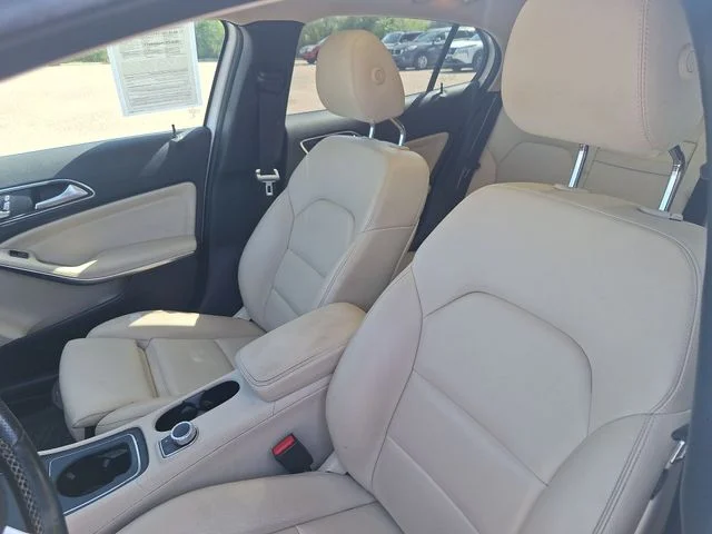 Used 2019 White Mercedes-Benz GLA 250 image 9
