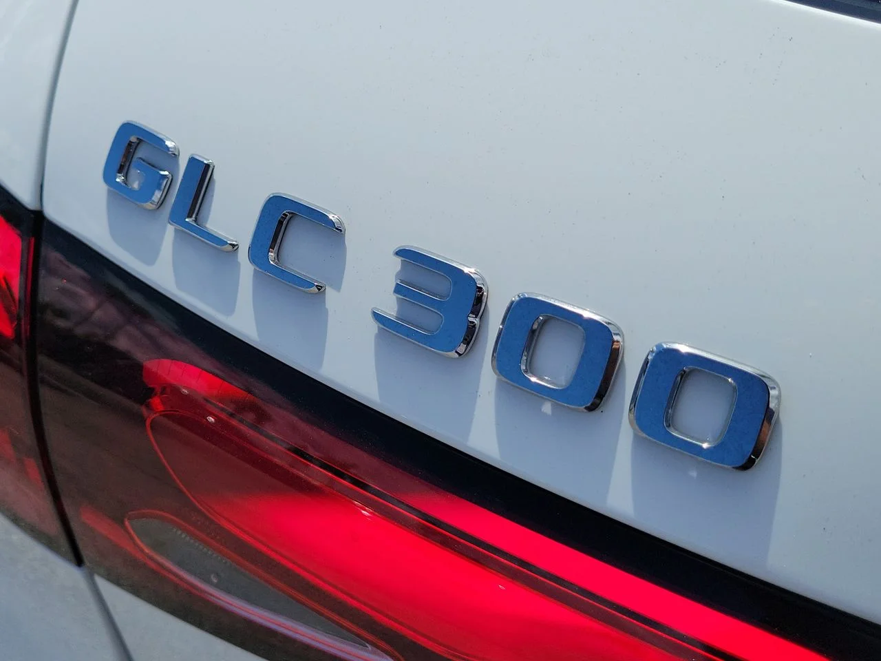 New 2026 Polar White Mercedes-Benz GLC 300 image 8
