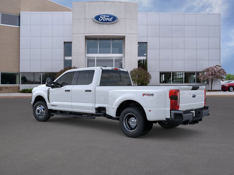 New 2026 Oxford White Ford XLT image 4