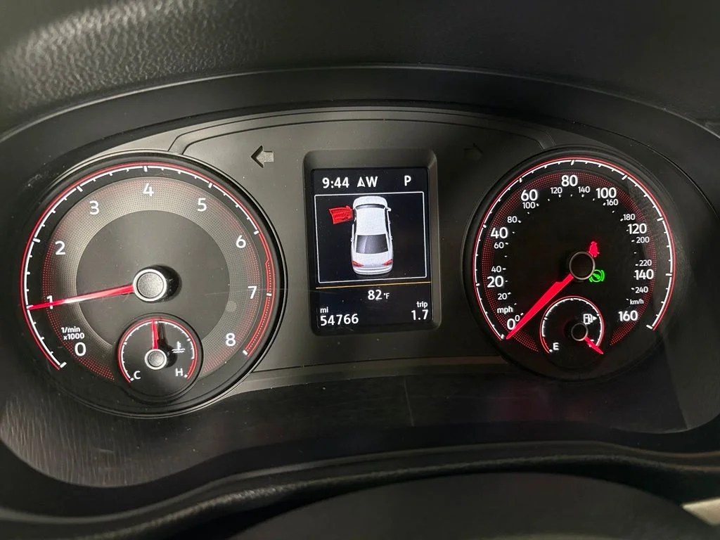 Used 2022  Volkswagen 2.0T SE image 21