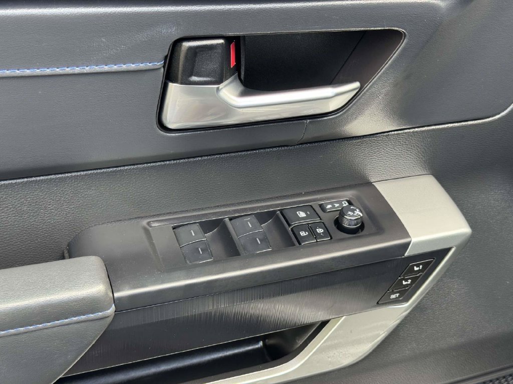 Used 2025 Silver Toyota Platinum image 19