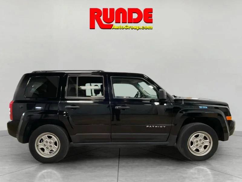 Used 2015 Black Clearcoat Jeep Sport image 6
