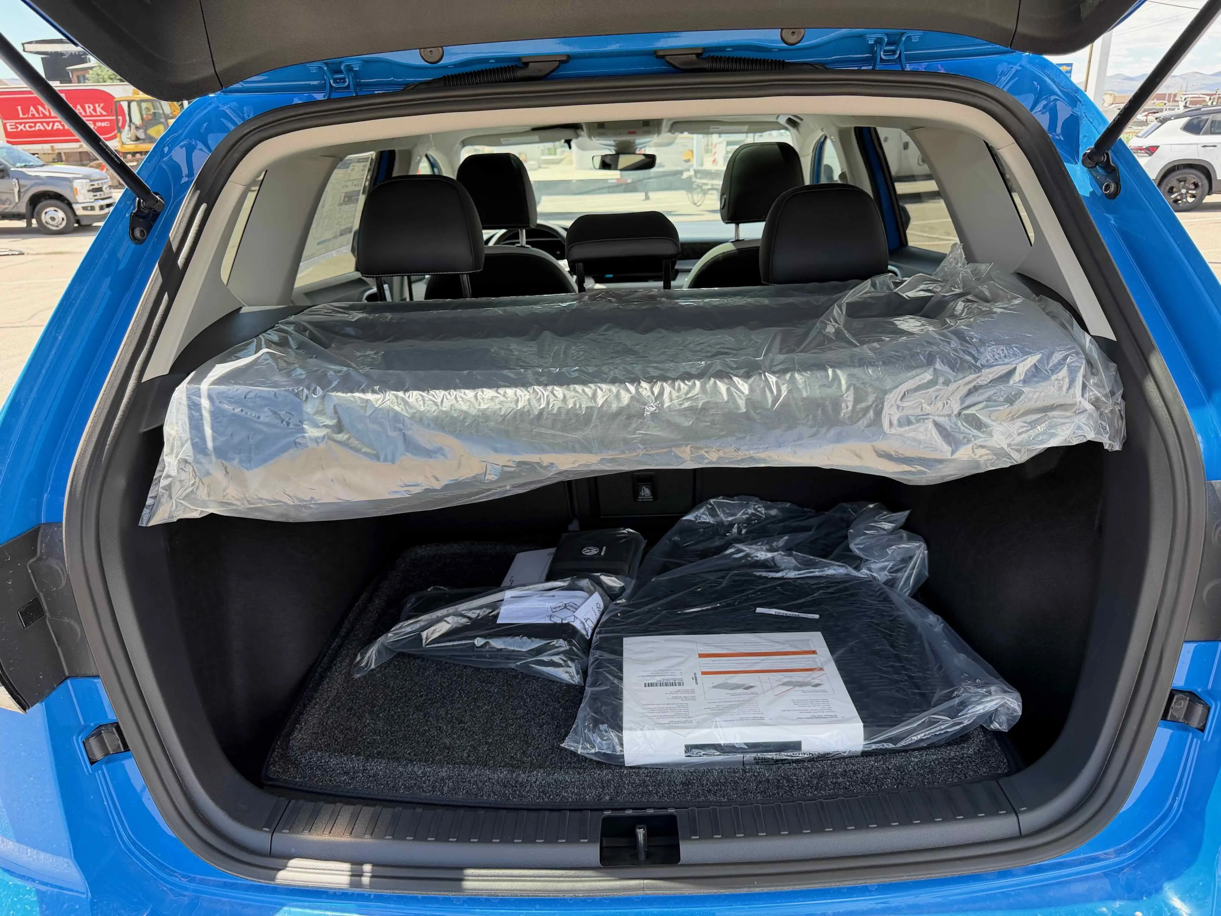 New 2026 Blue Volkswagen SE image 30