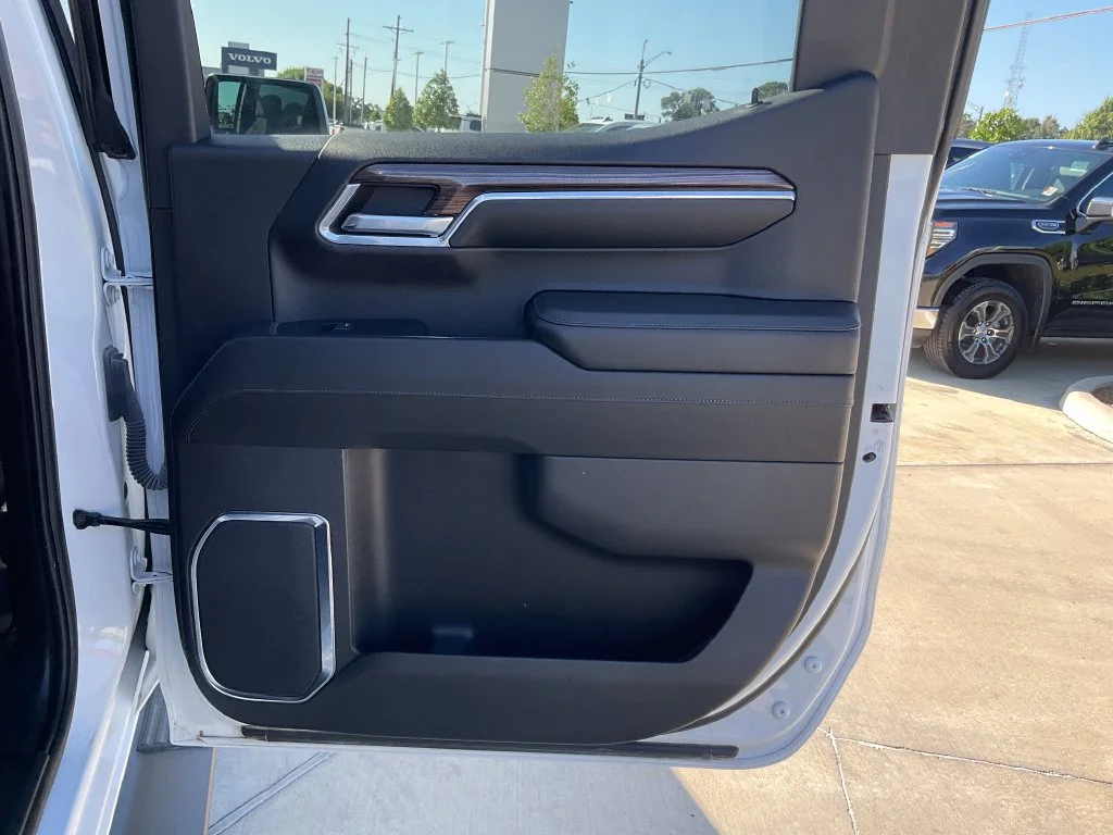 Used 2024 White Chevrolet LT Trail Boss image 14