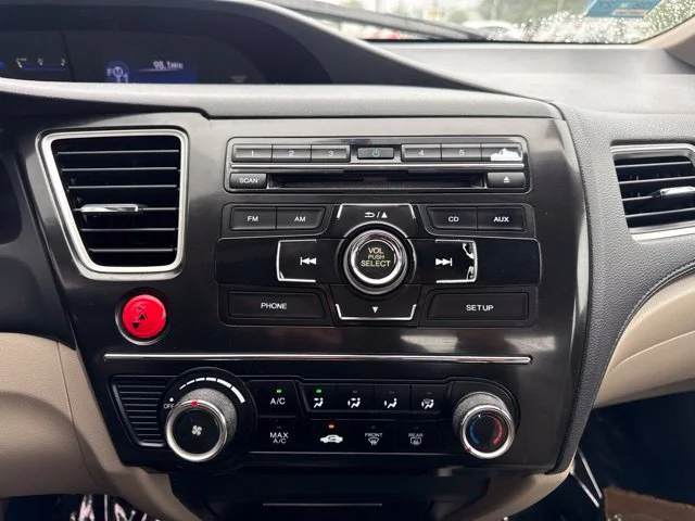 Used 2013 White Honda LX image 17