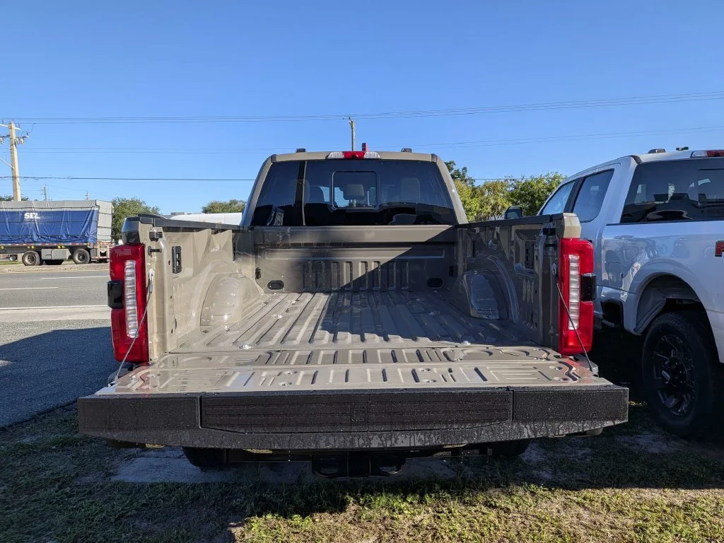 New 2027 Marsh Gray Metallic Ford F-250® Lariat® image 10