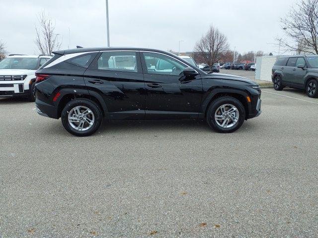 New 2026 Phantom Black Hyundai SE image 5