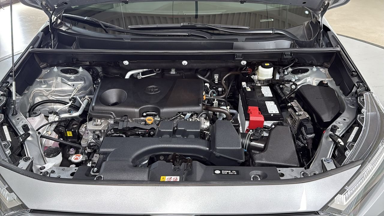 Used 2025 Silver Toyota XLE image 25